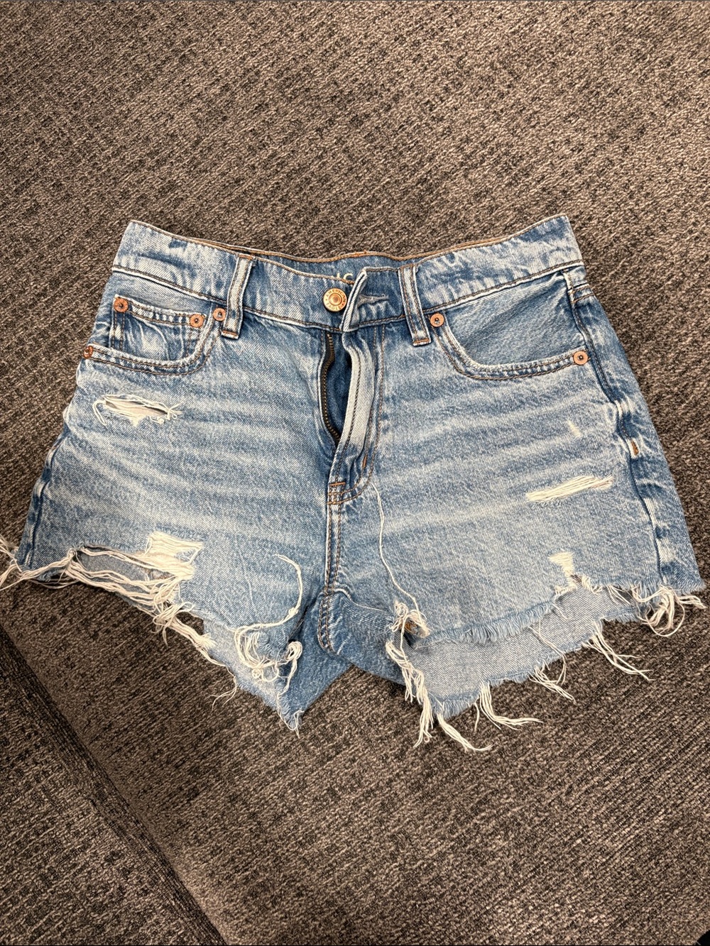 American eagle Women’s sz 000 Blue Distressed Denim Shorts